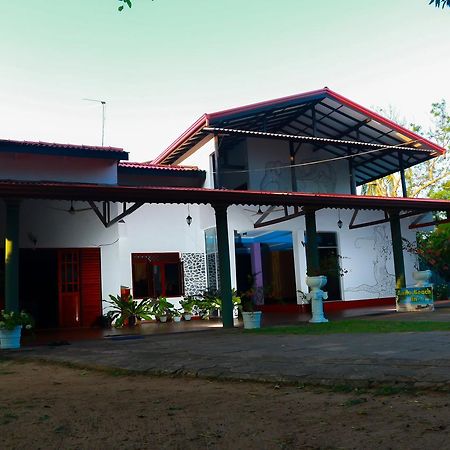 Anila Beach Inn Tangalle Exterior photo